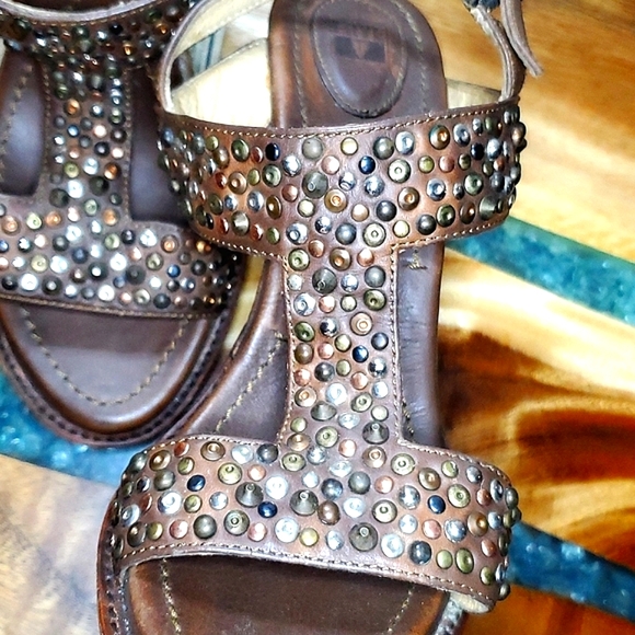 FRYE Brown Leather Heeled Sandals | Size 9 B - Picture 2 of 7